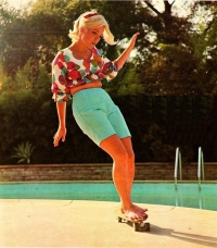 Sidewalk_Surfing.jpg
