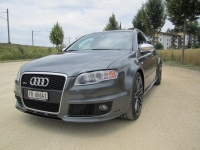 Audi_RS4_V8_001.jpg